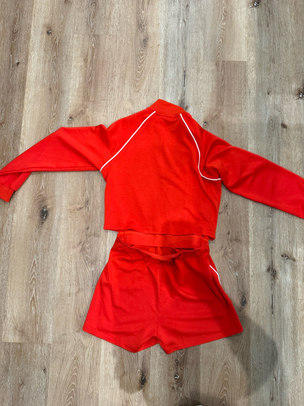 long sleeve romper with open back size medium like new condition - Picture 4 of 5